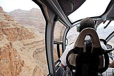 日本1月销量榜：《如龙8》首发综合销量第一